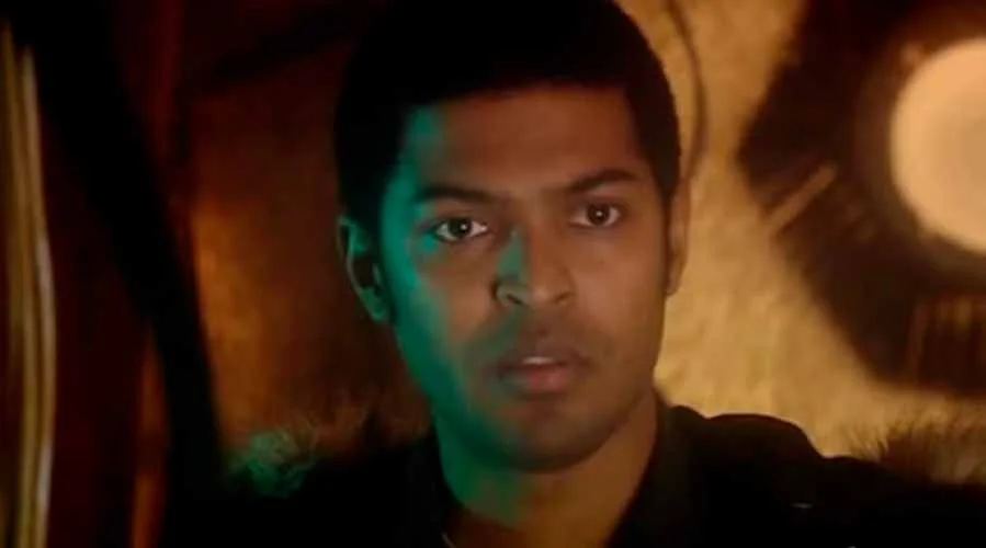 Доктор Кто упустил идеального злодея в Микки Смите 20 лет назад